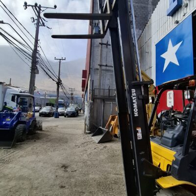 3003-GRUA HORQUILLA KOMATSU FG25HT-16       ZONA FRANCA
